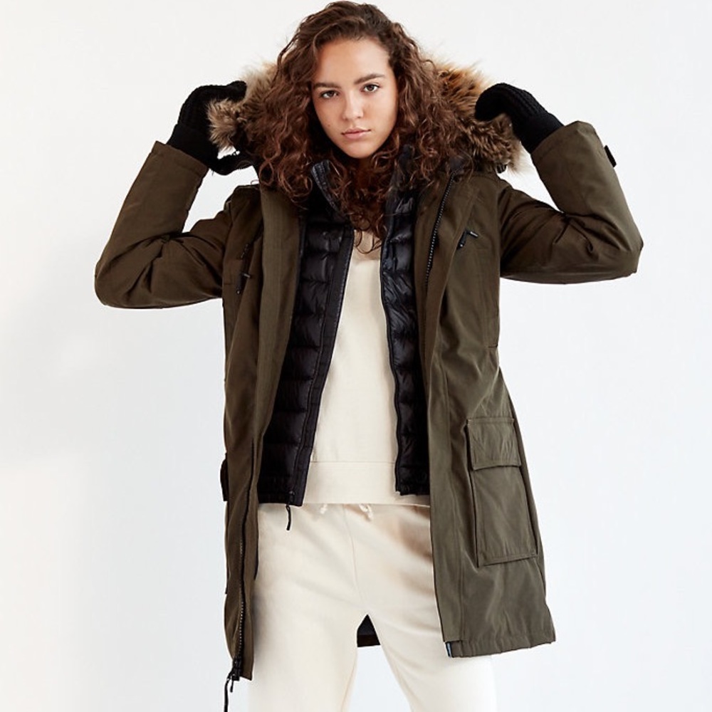 Aritzia TNA Bancroft Parka in Dark Olive XS